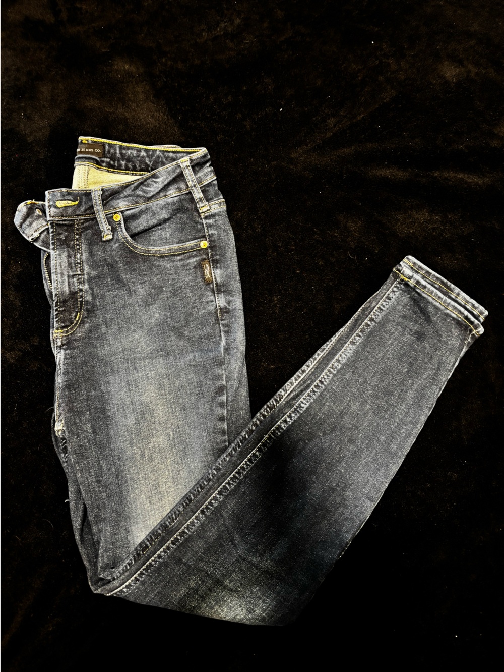 Silver Jeans Infinite Fit Skinny Leg Washed Denim